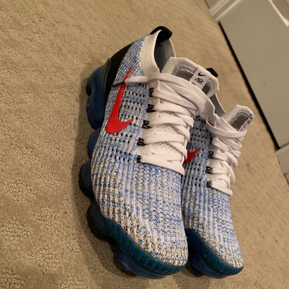 vapor maxes red and blue